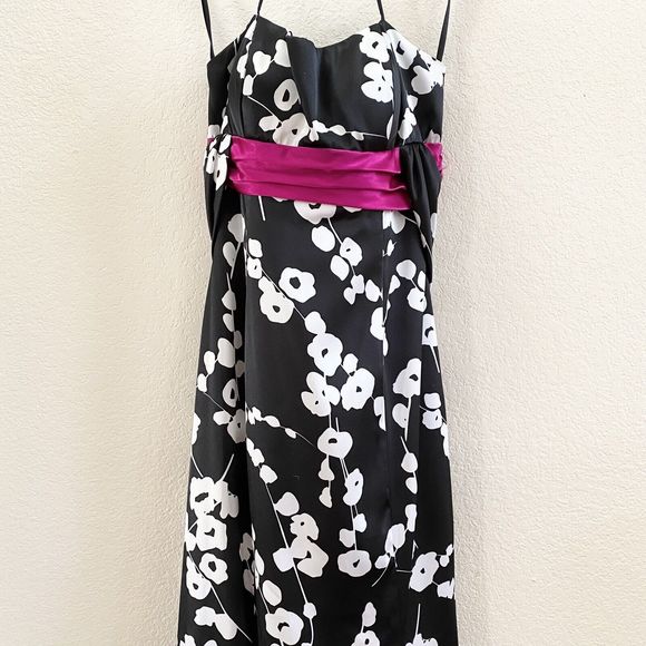 Betsy and Adam Formal Dress Size 4 Linda Bernell Black Floral Prom Halter - Picture 2 of 12
